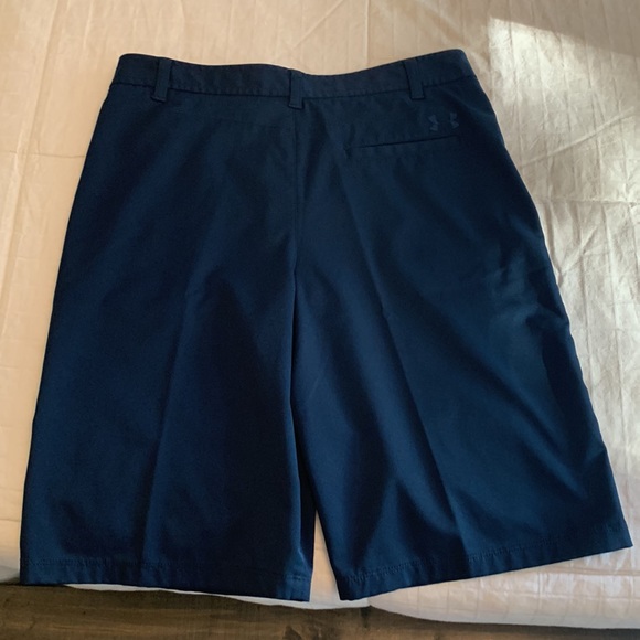 Under Armour Boys golf shorts - Picture 2 of 6